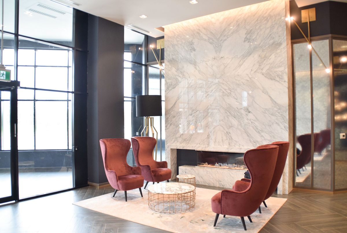 405 Dundas Street W Oakville 405 Dundas Street W Oakville