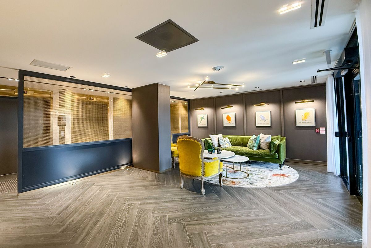 405 Dundas Street W Oakville 405 Dundas Street W Oakville