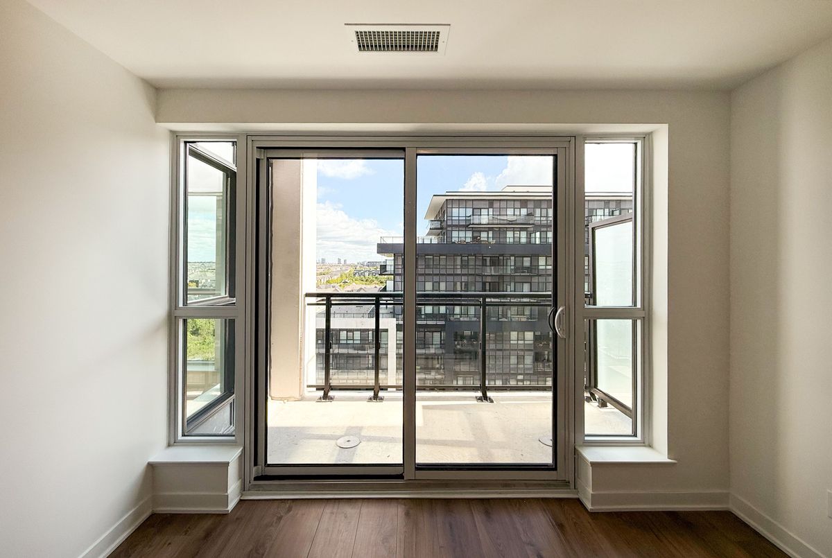 405 Dundas Street W Oakville 405 Dundas Street W Oakville