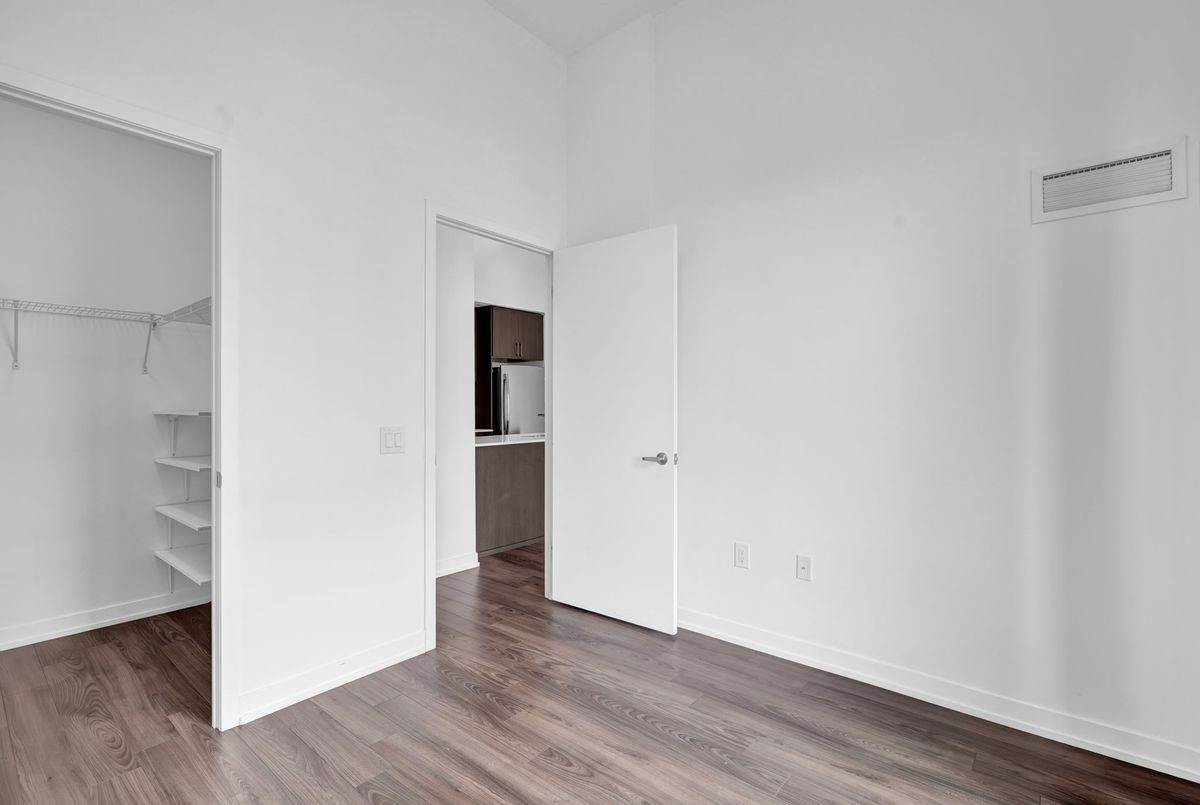 2560 Eglinton Avenue W Mississauga 2560 Eglinton Avenue W Mississauga