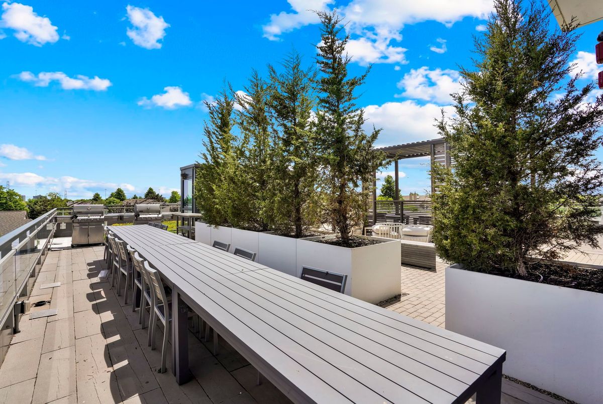 2560 Eglinton Avenue W Mississauga 2560 Eglinton Avenue W Mississauga