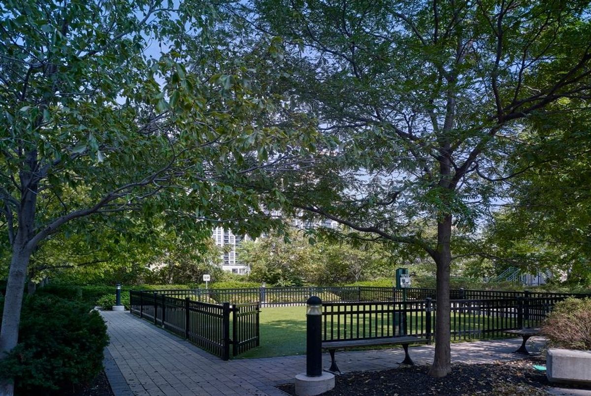 5191 Dundas Street W Toronto 5191 Dundas Street W Toronto