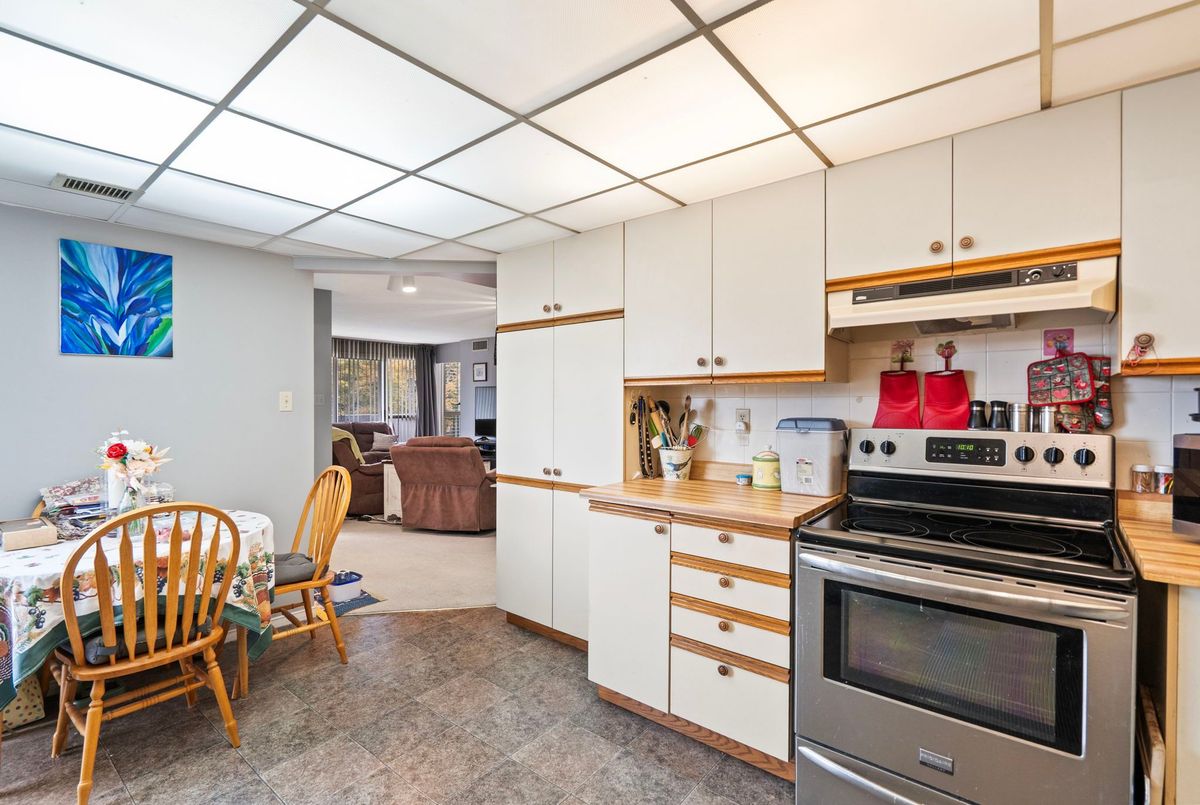 5090 Pinedale Avenue Burlington 5090 Pinedale Avenue Burlington