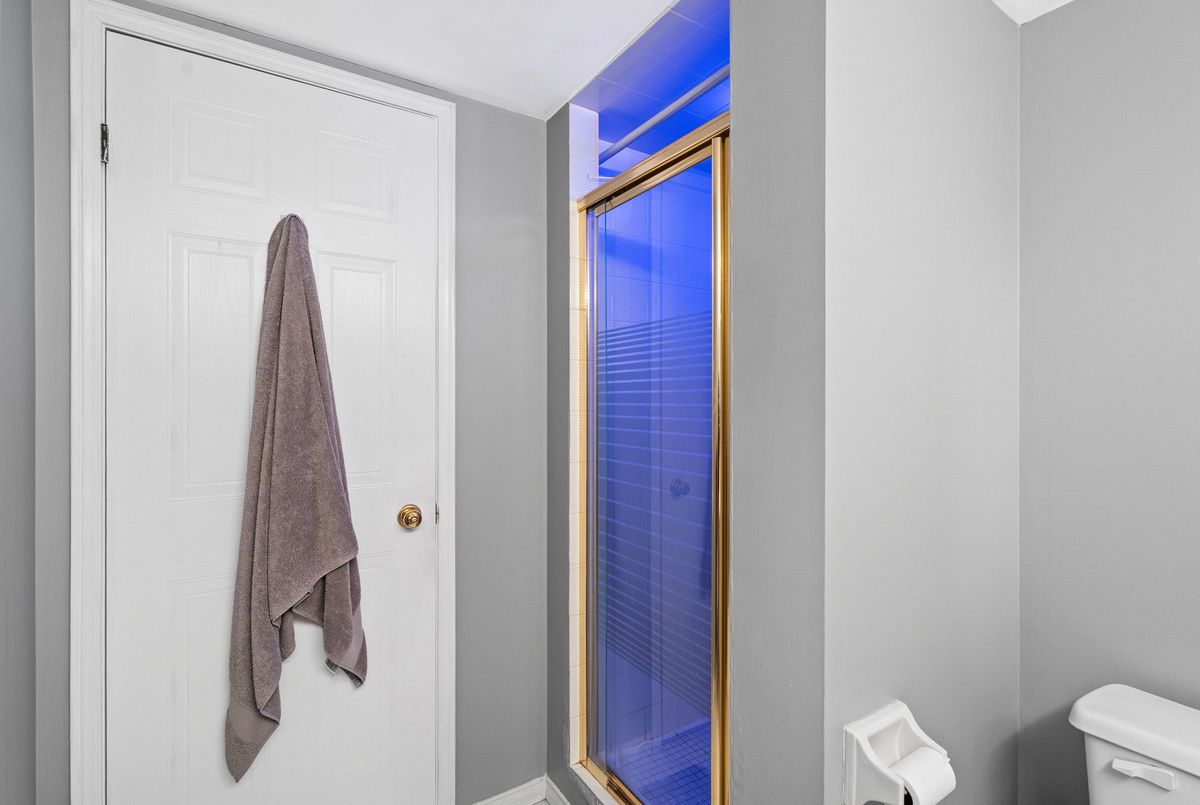 5090 Pinedale Avenue Burlington 5090 Pinedale Avenue Burlington