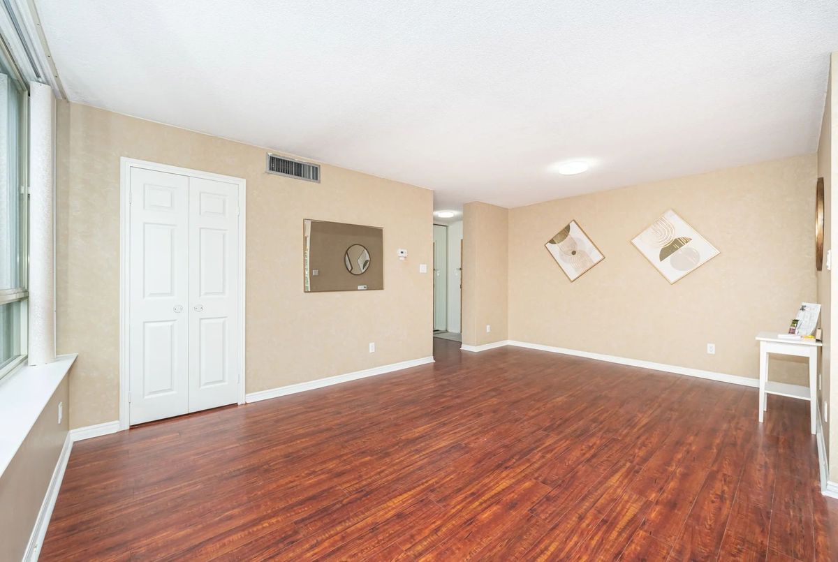 1360 Rathburn Road E Mississauga 1360 Rathburn Road E Mississauga