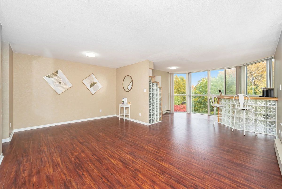 1360 Rathburn Road E Mississauga 1360 Rathburn Road E Mississauga