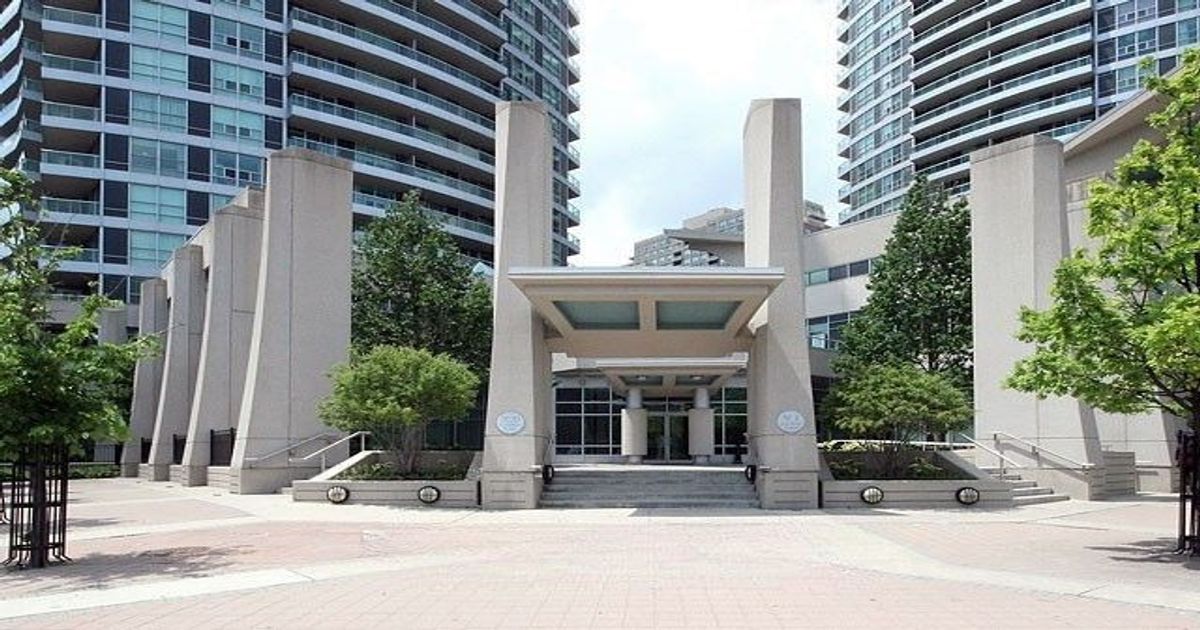 33 Elm Drive W Mississauga