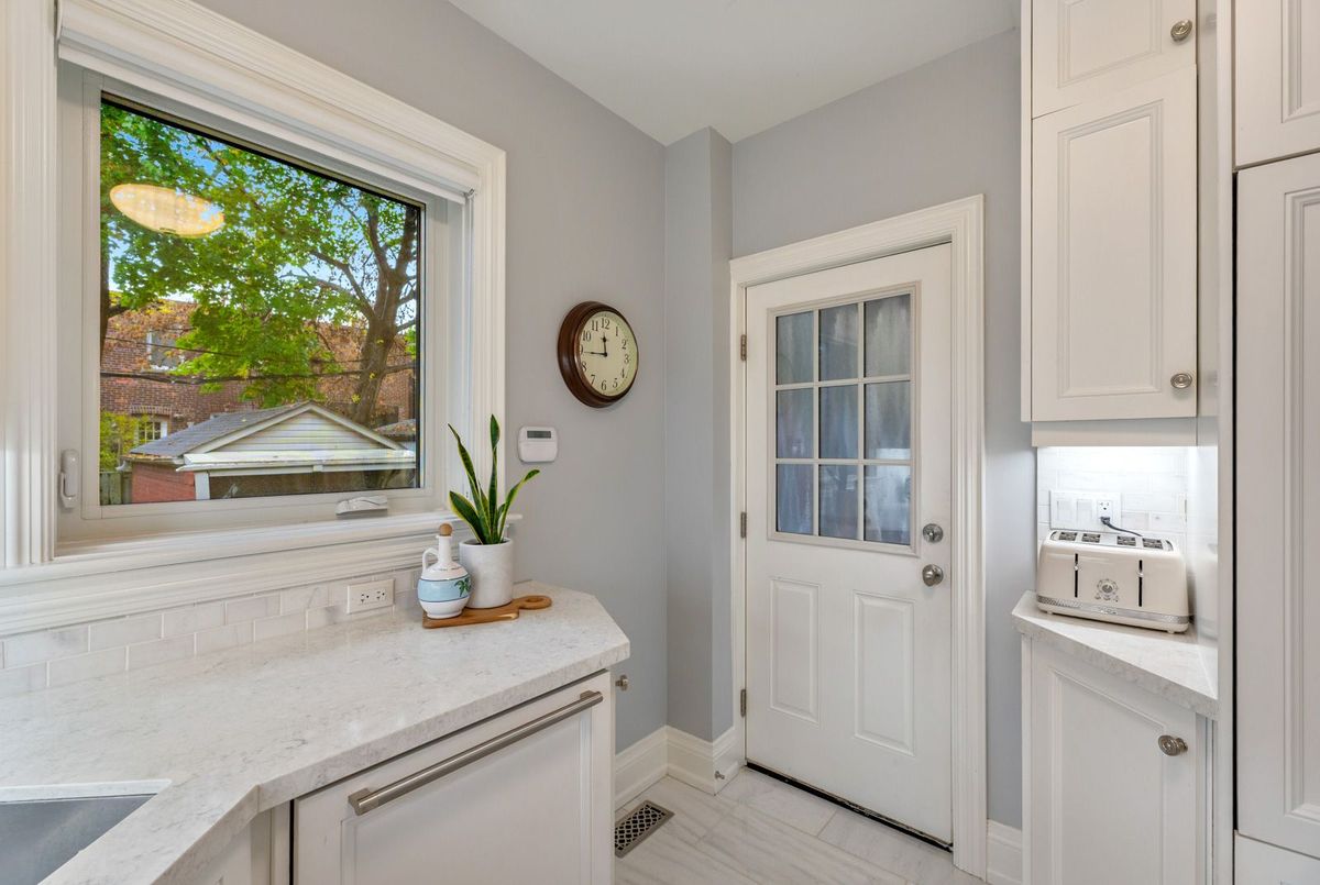 470 Runnymede Road Toronto 470 Runnymede Road Toronto