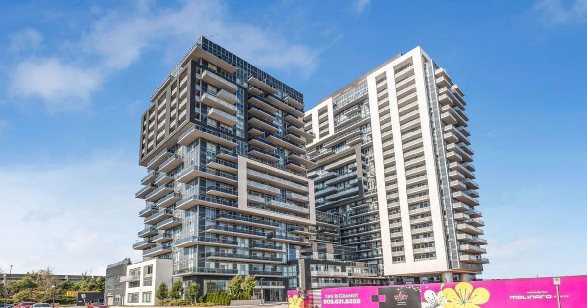 2093 Fairview Street Burlington