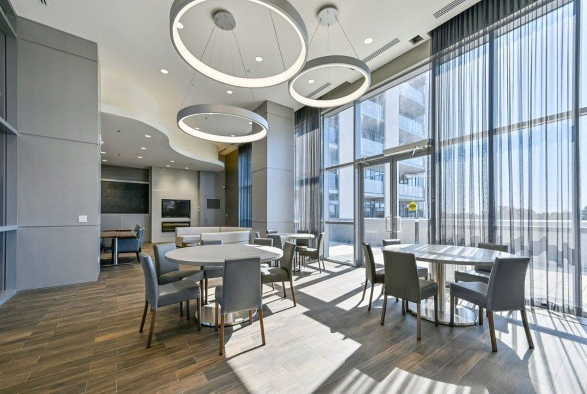 2093 Fairview Street Burlington 2093 Fairview Street Burlington