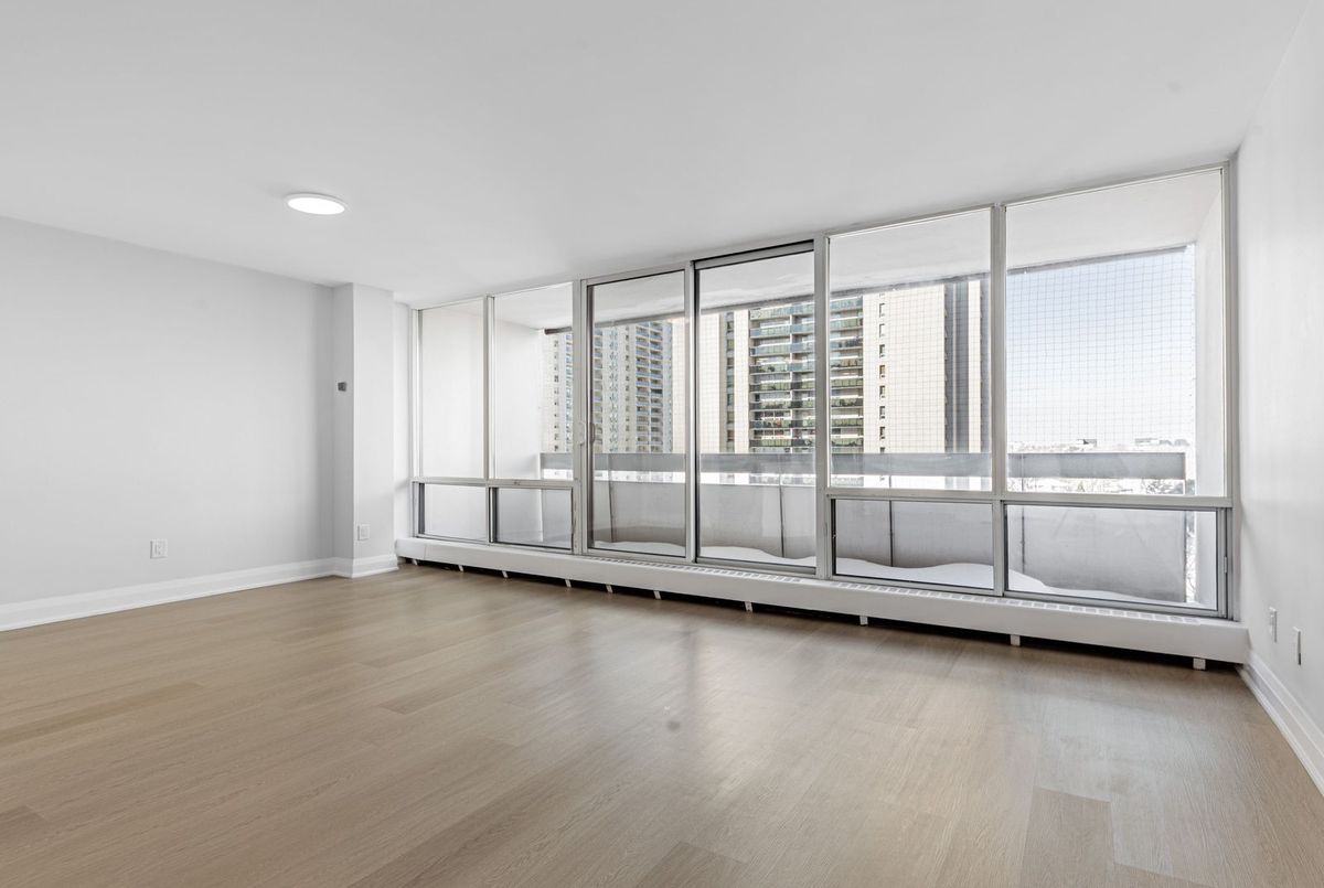 377 Ridelle Avenue Toronto 377 Ridelle Avenue Toronto