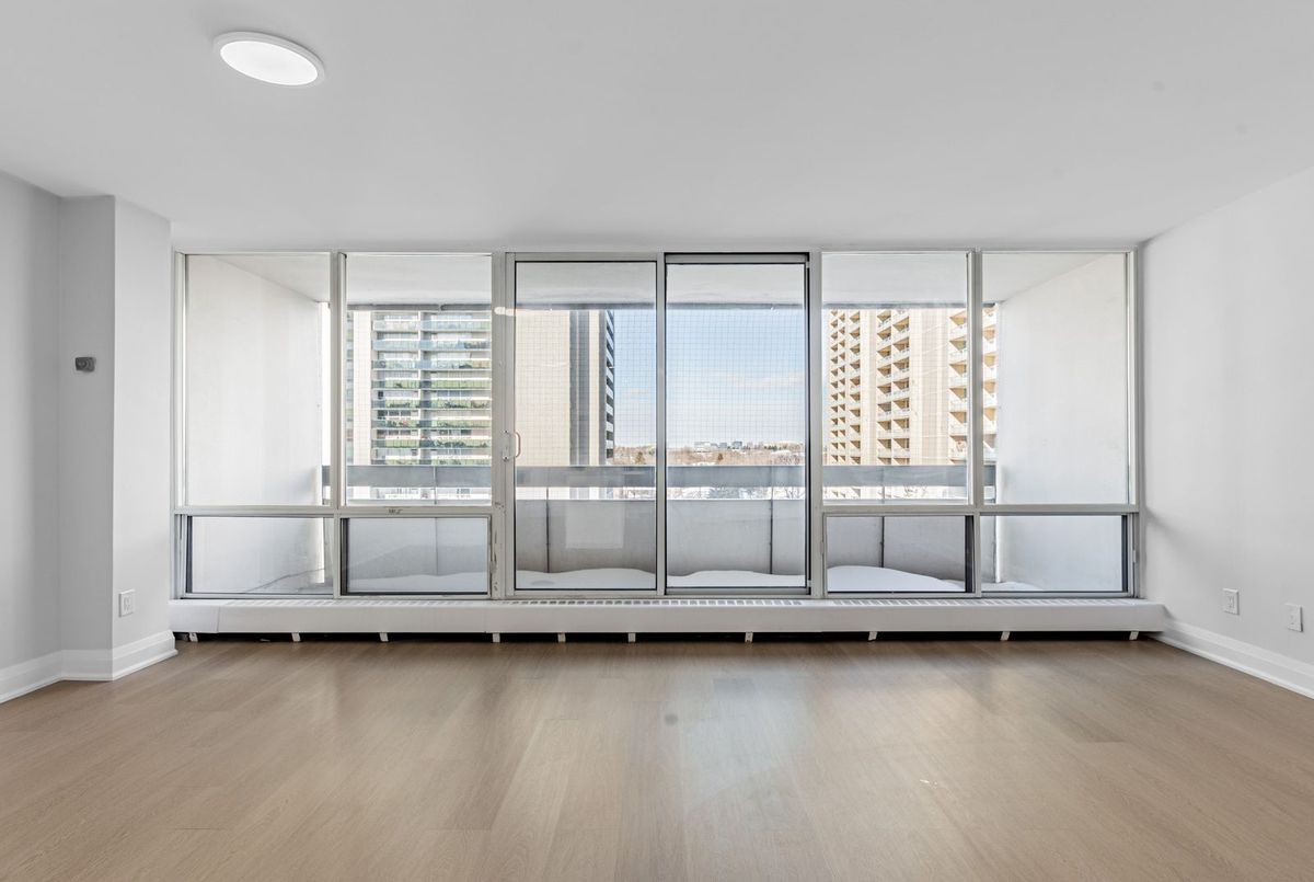 377 Ridelle Avenue Toronto 377 Ridelle Avenue Toronto