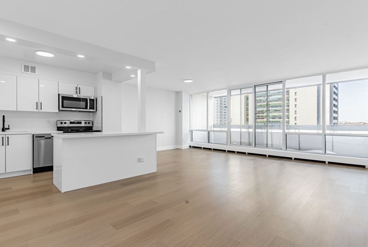 377 Ridelle Avenue Toronto 377 Ridelle Avenue Toronto