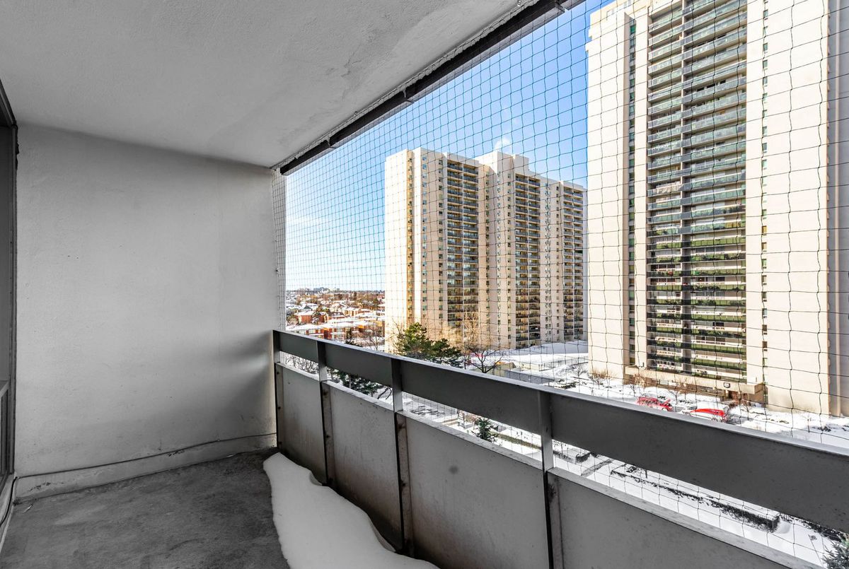 377 Ridelle Avenue Toronto 377 Ridelle Avenue Toronto