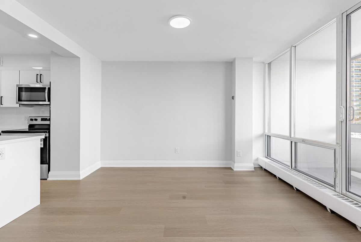 377 Ridelle Avenue Toronto 377 Ridelle Avenue Toronto