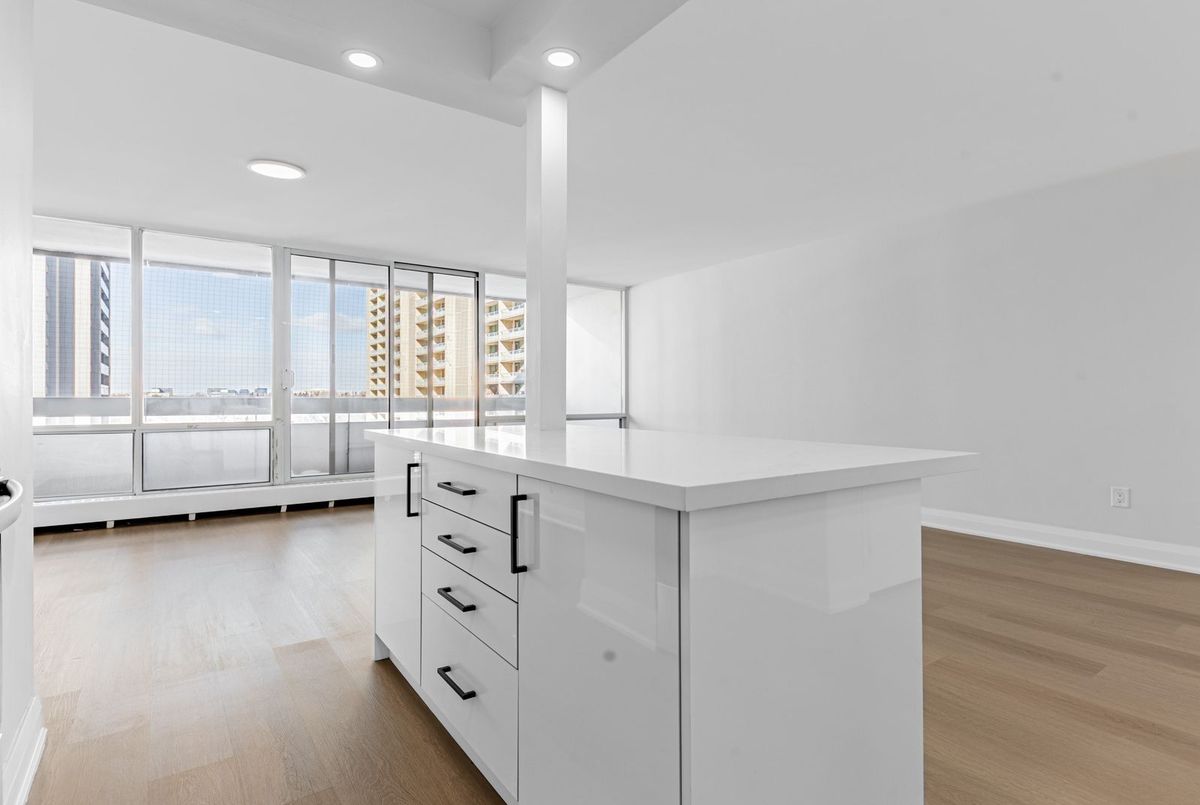 377 Ridelle Avenue Toronto 377 Ridelle Avenue Toronto