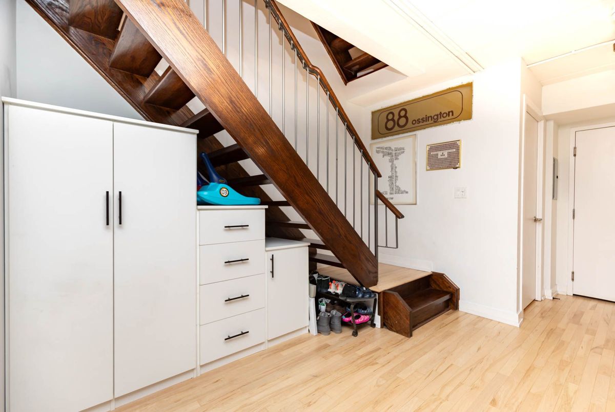 1100 Lansdowne Avenue Toronto 1100 Lansdowne Avenue Toronto