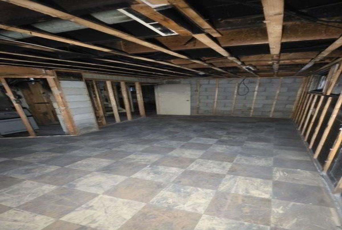 12 Holmesdale Road Toronto 12 Holmesdale Road Toronto