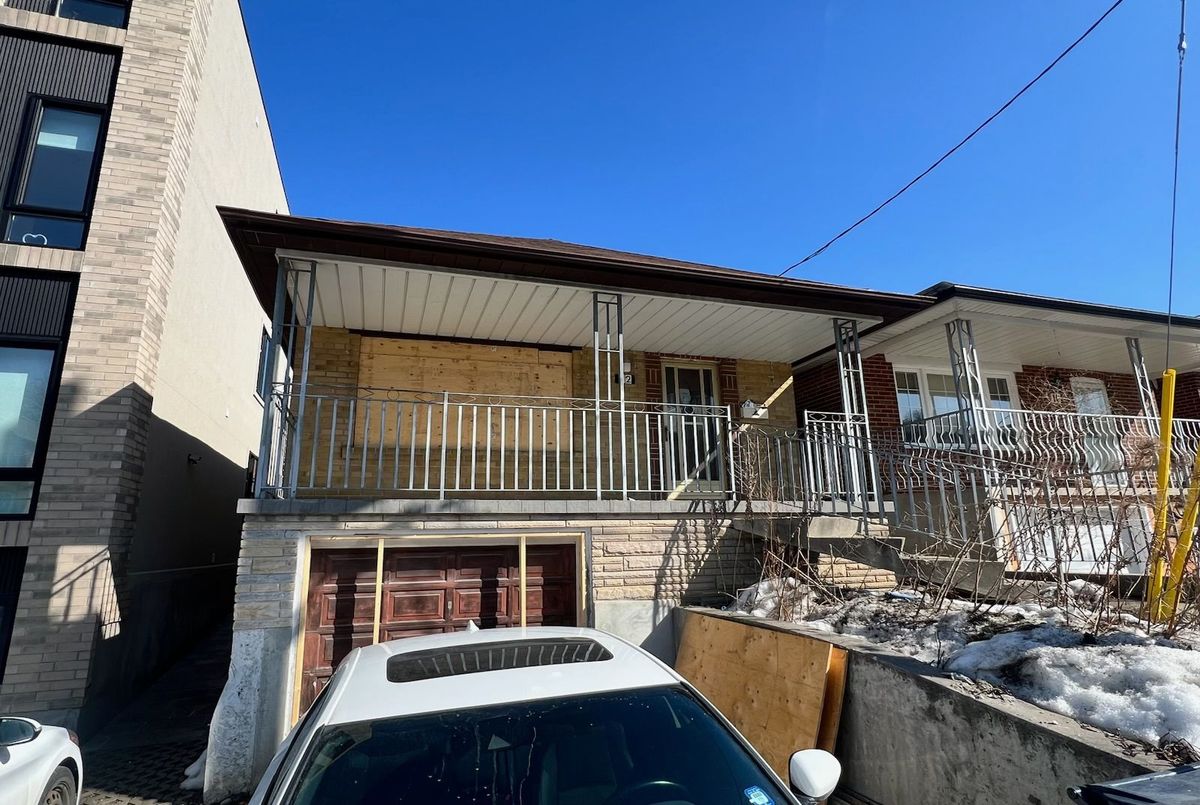 12 Holmesdale Road Toronto 12 Holmesdale Road Toronto