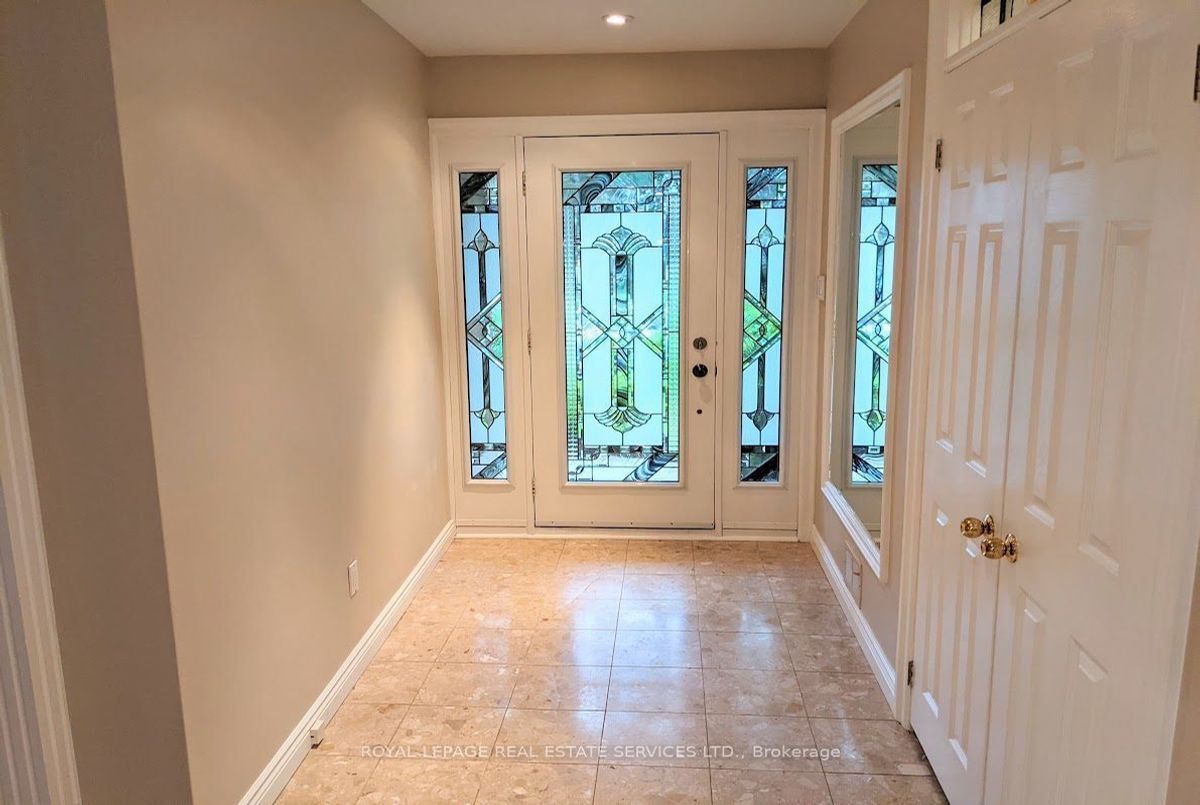 1602 Lincolnshire Boulevard Mississauga 1602 Lincolnshire Boulevard Mississauga