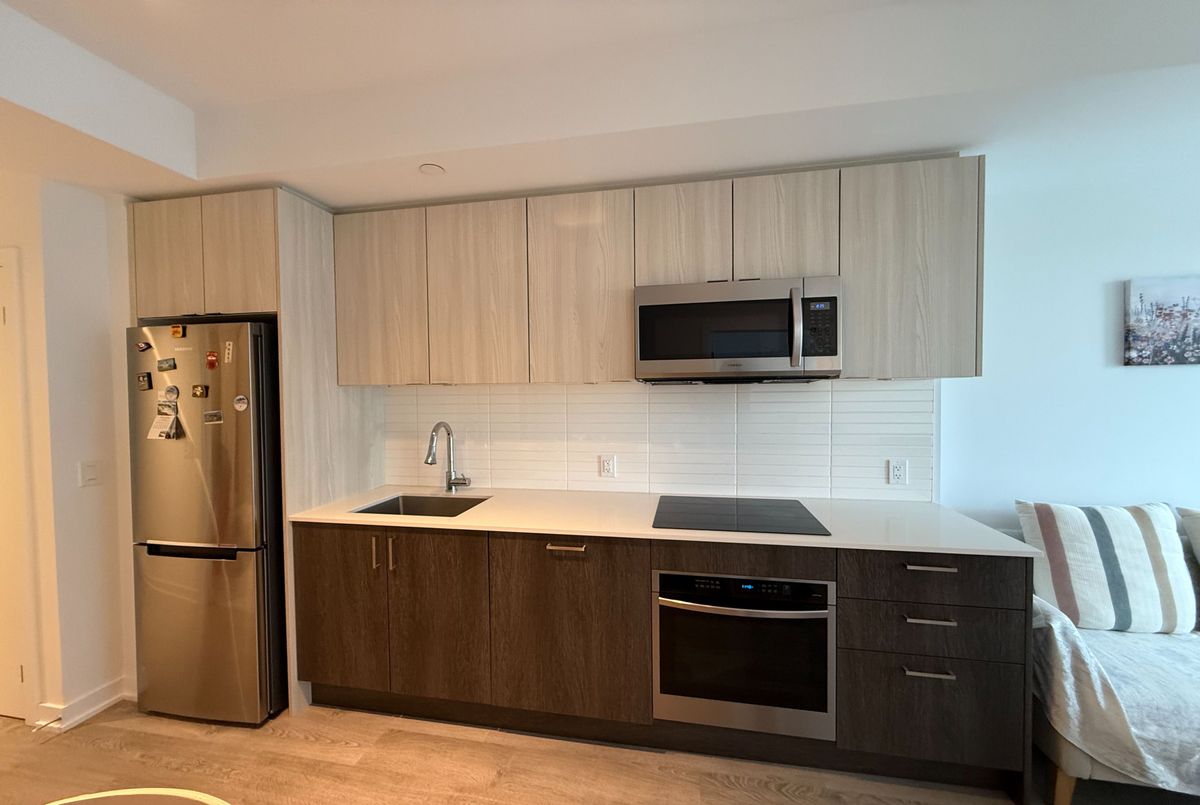 1926 Lakeshore Boulevard W Toronto 1926 Lakeshore Boulevard W Toronto