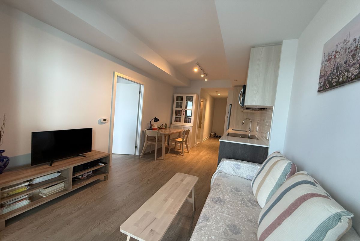 1926 Lakeshore Boulevard W Toronto 1926 Lakeshore Boulevard W Toronto