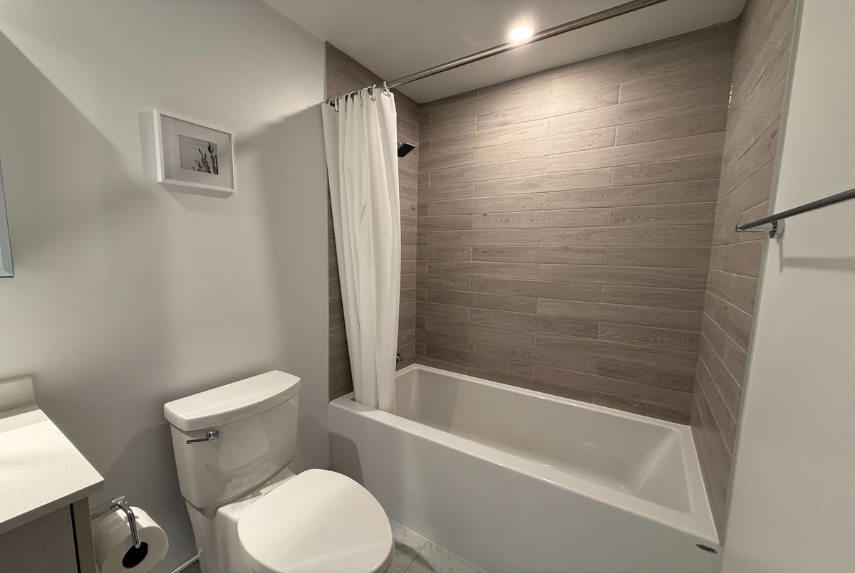 1926 Lakeshore Boulevard W Toronto 1926 Lakeshore Boulevard W Toronto