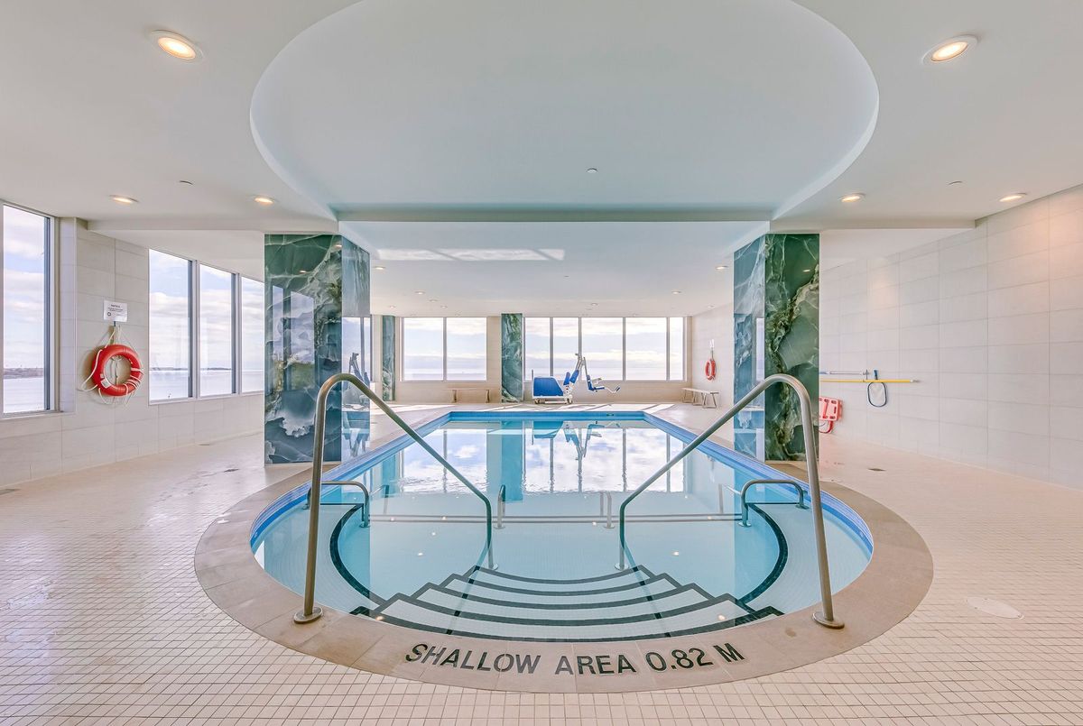 1926 Lakeshore Boulevard W Toronto 1926 Lakeshore Boulevard W Toronto