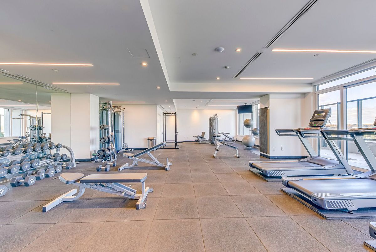 1926 Lakeshore Boulevard W Toronto 1926 Lakeshore Boulevard W Toronto