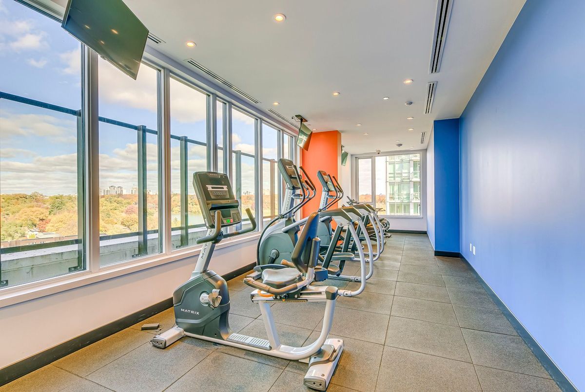 1926 Lakeshore Boulevard W Toronto 1926 Lakeshore Boulevard W Toronto