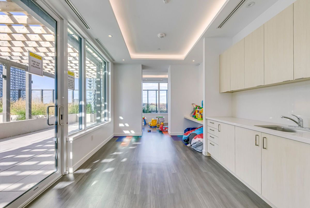 1926 Lakeshore Boulevard W Toronto 1926 Lakeshore Boulevard W Toronto