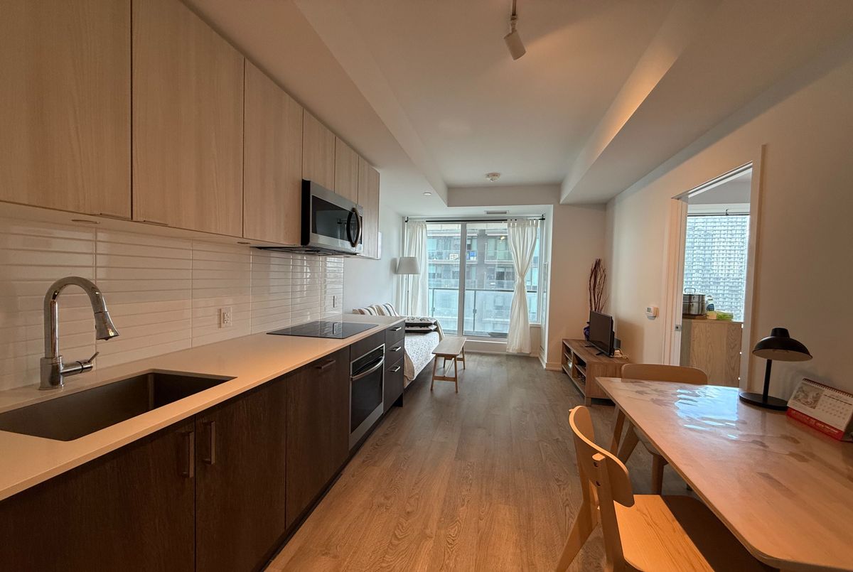 1926 Lakeshore Boulevard W Toronto 1926 Lakeshore Boulevard W Toronto