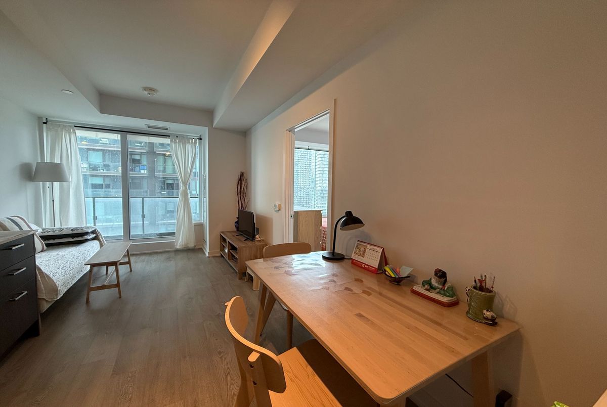 1926 Lakeshore Boulevard W Toronto 1926 Lakeshore Boulevard W Toronto