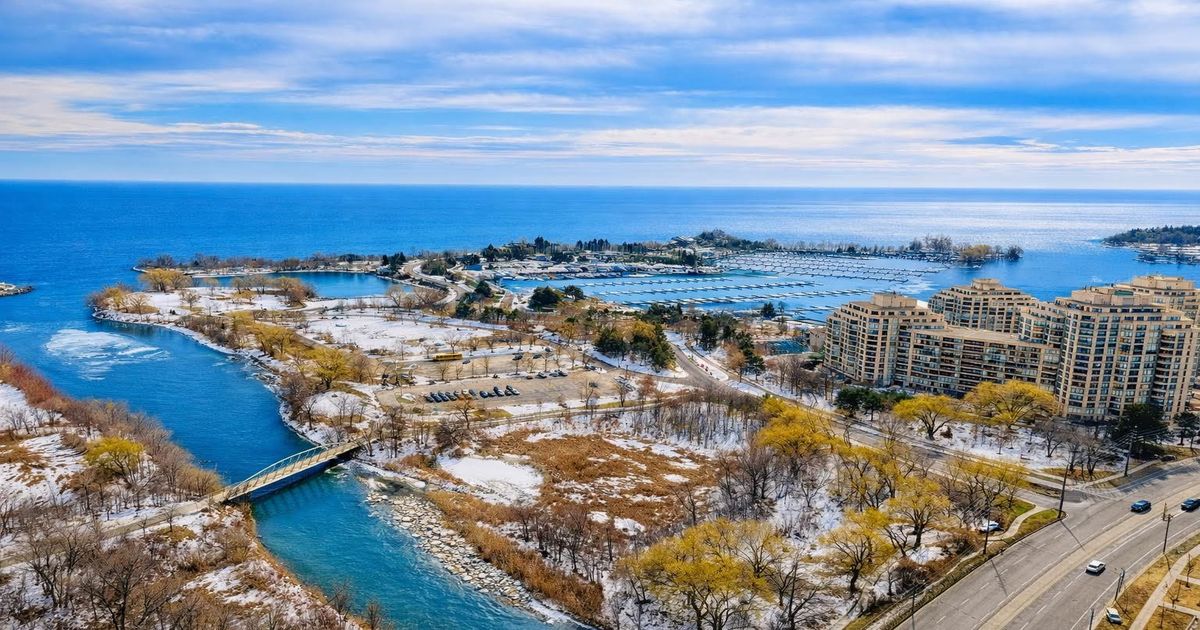 2200 Lakeshore Boulevard W Toronto