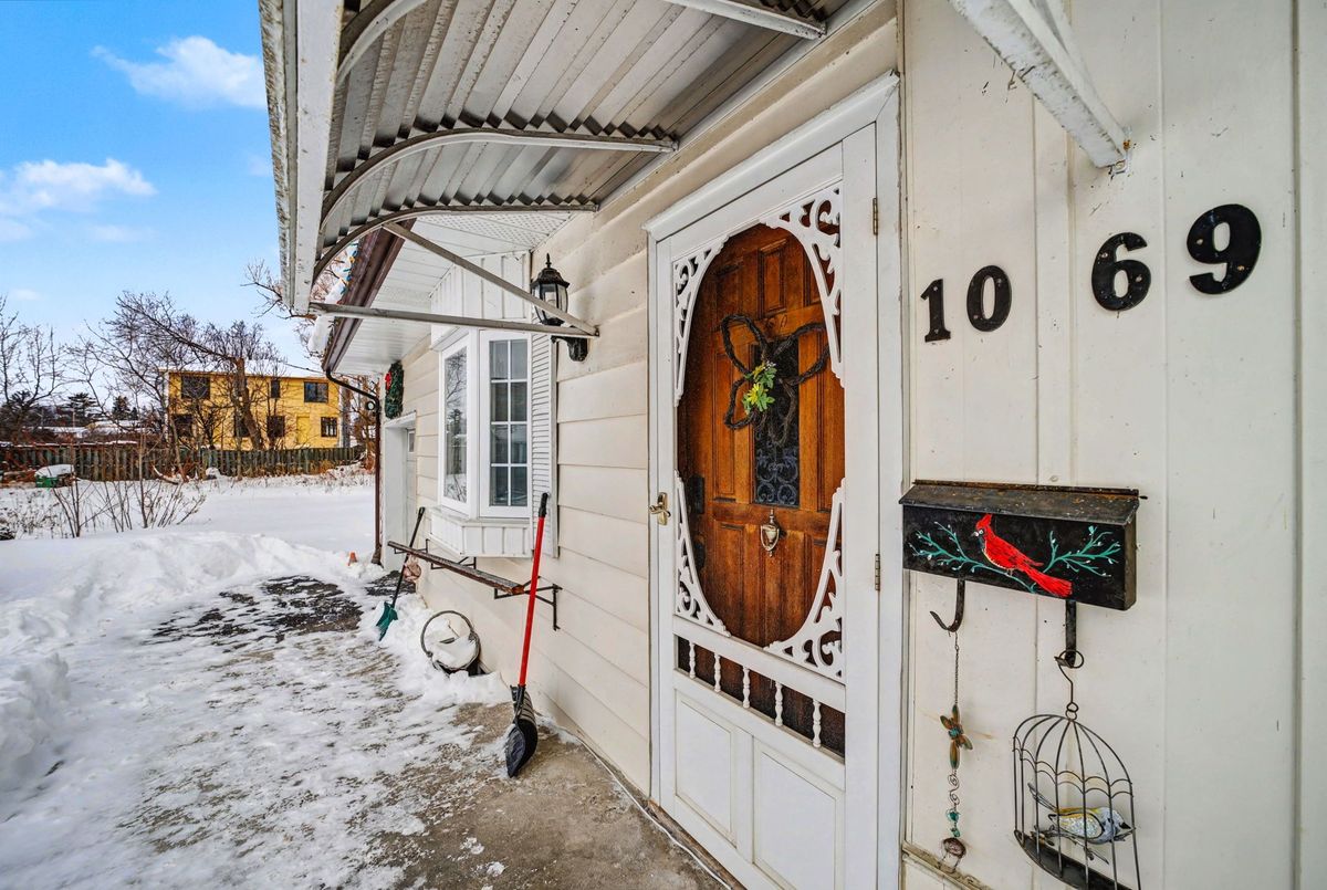 1069 Roosevelt Road Mississauga 1069 Roosevelt Road Mississauga