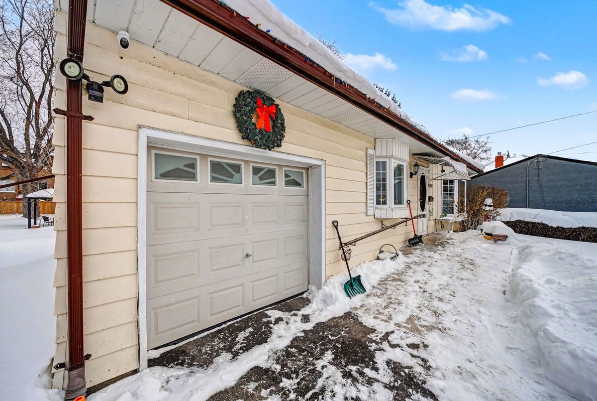 1069 Roosevelt Road Mississauga 1069 Roosevelt Road Mississauga