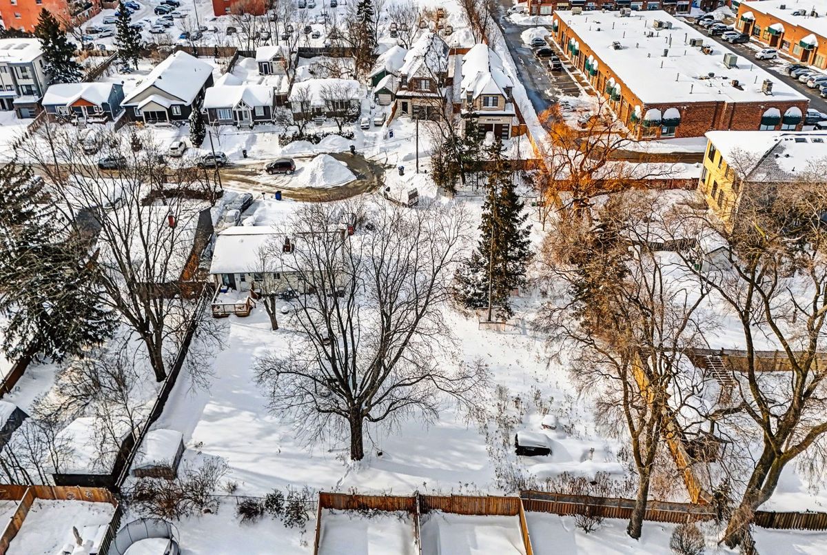 1069 Roosevelt Road Mississauga 1069 Roosevelt Road Mississauga