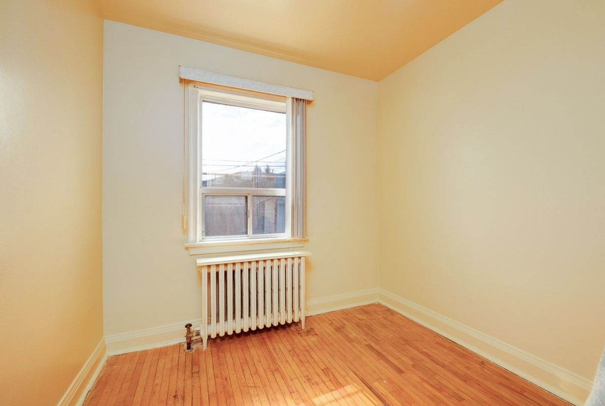 365 WHITMORE Avenue Toronto 365 WHITMORE Avenue Toronto