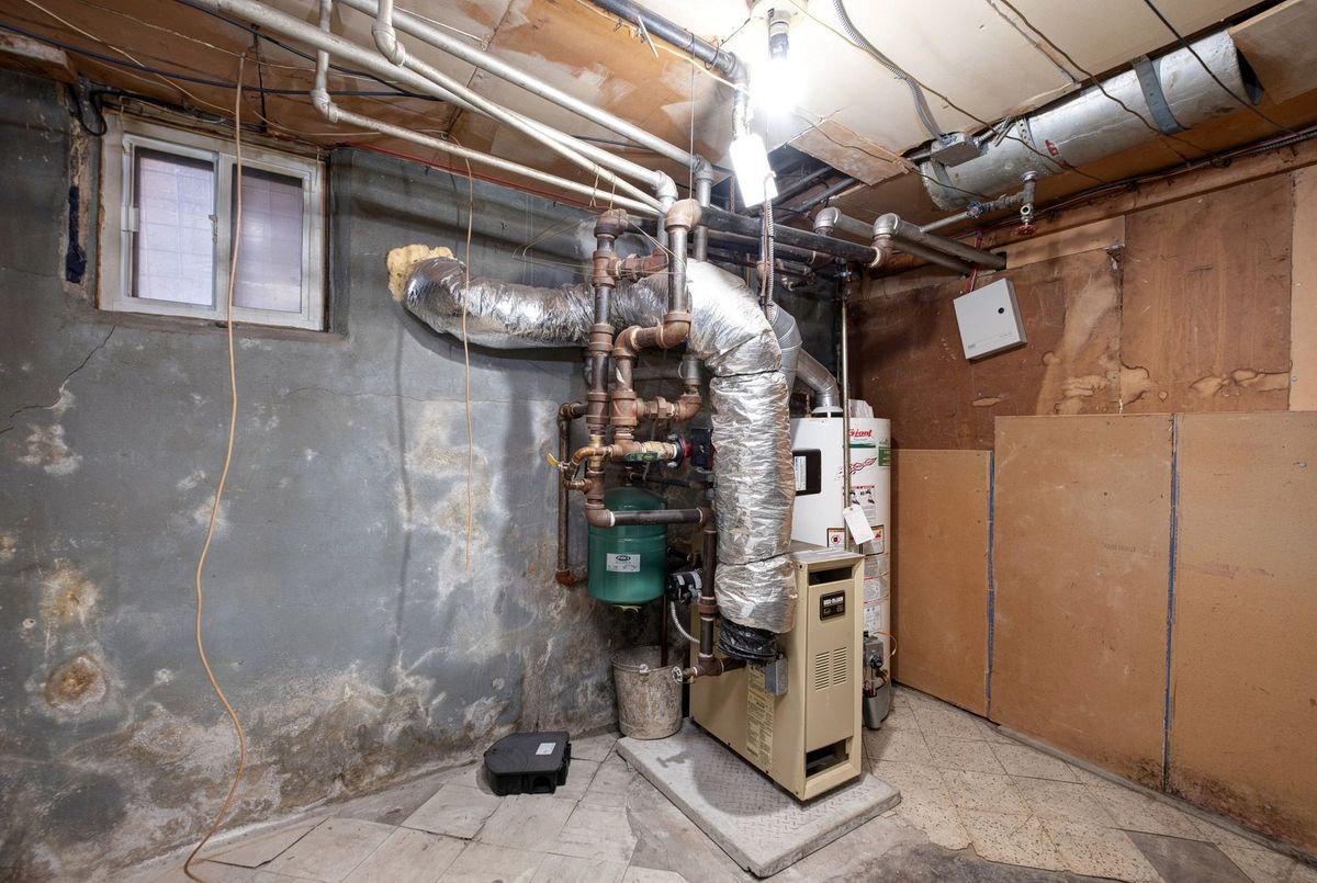 365 WHITMORE Avenue Toronto 365 WHITMORE Avenue Toronto