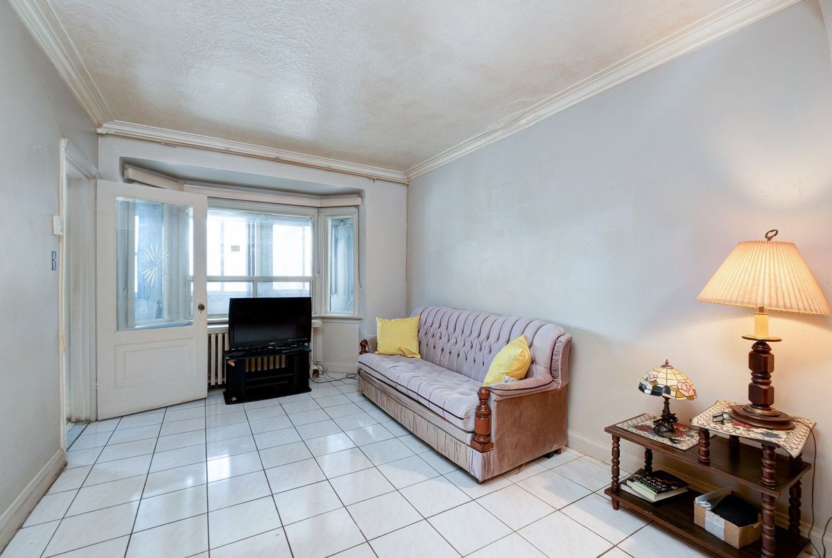 365 WHITMORE Avenue Toronto 365 WHITMORE Avenue Toronto