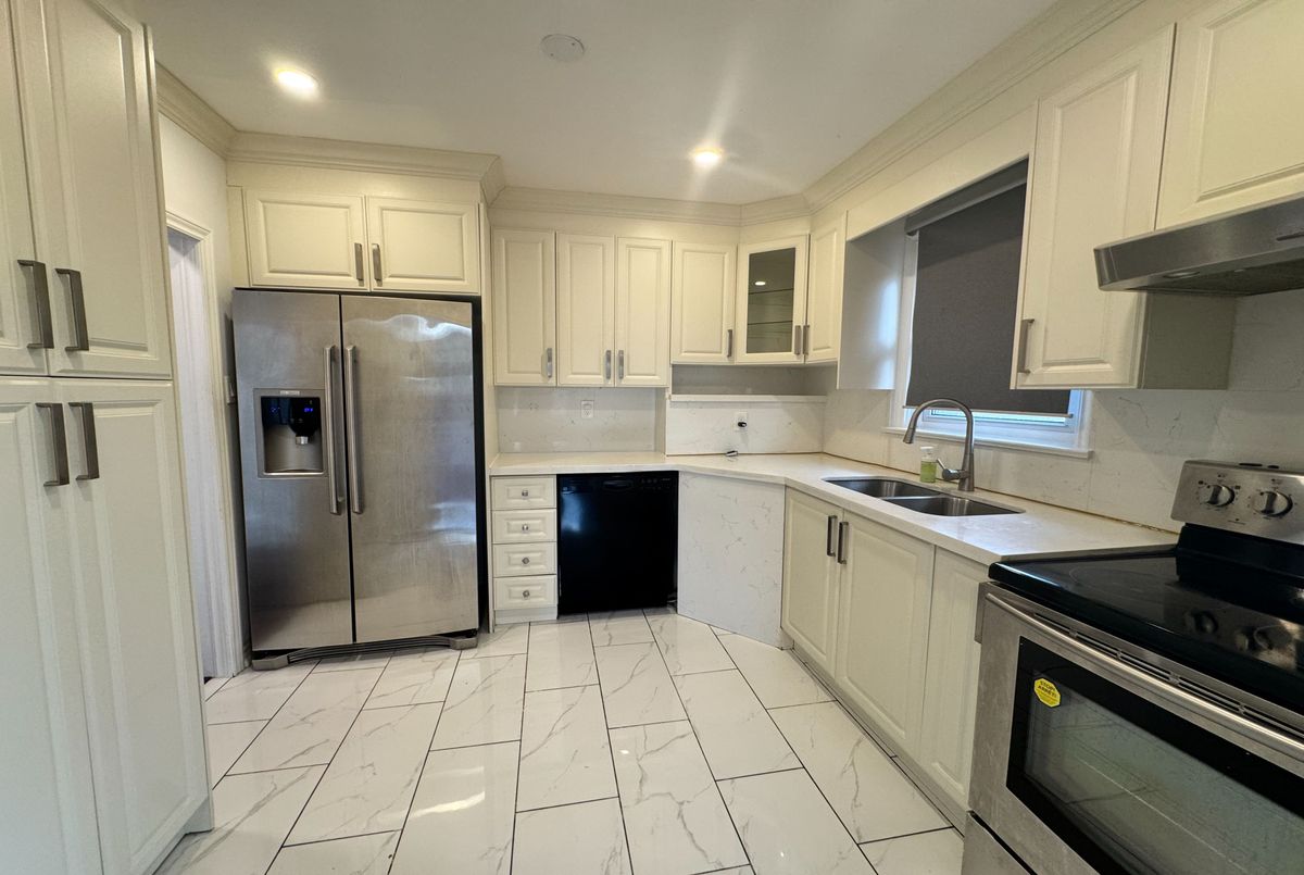 28 Eringate Drive Toronto 28 Eringate Drive Toronto