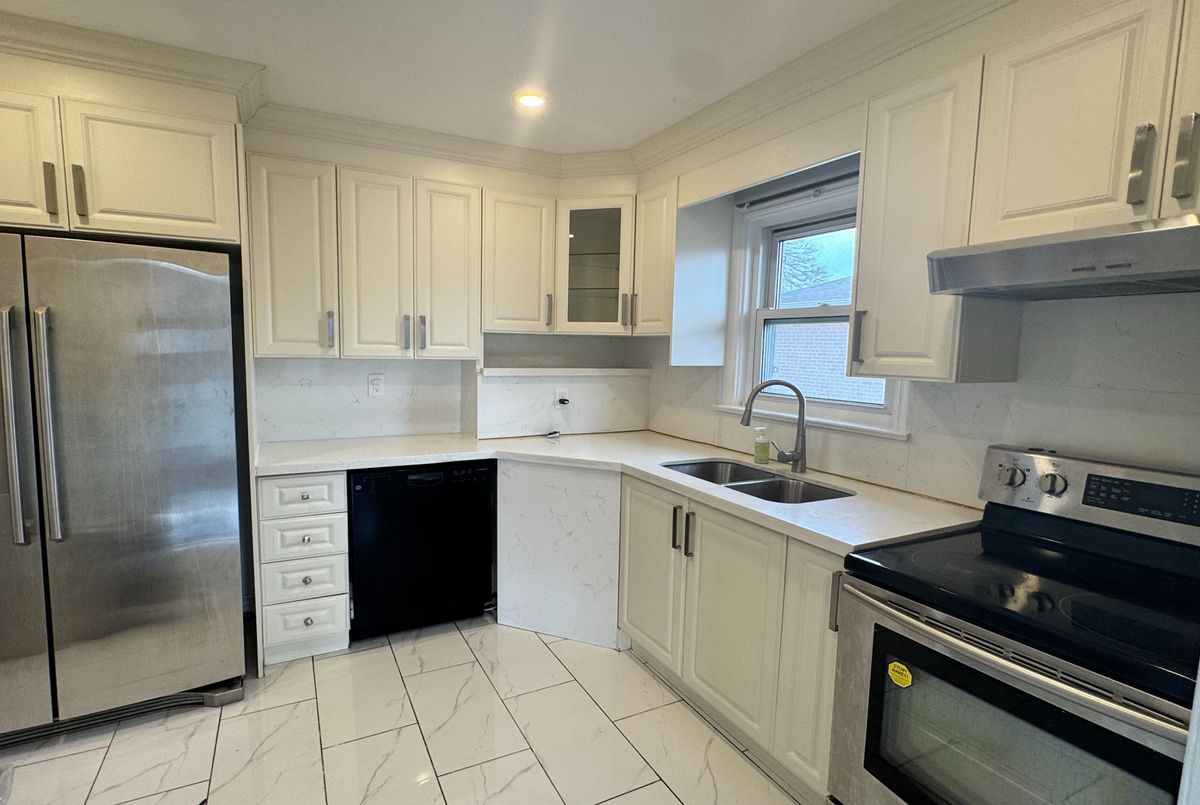 28 Eringate Drive Toronto 28 Eringate Drive Toronto