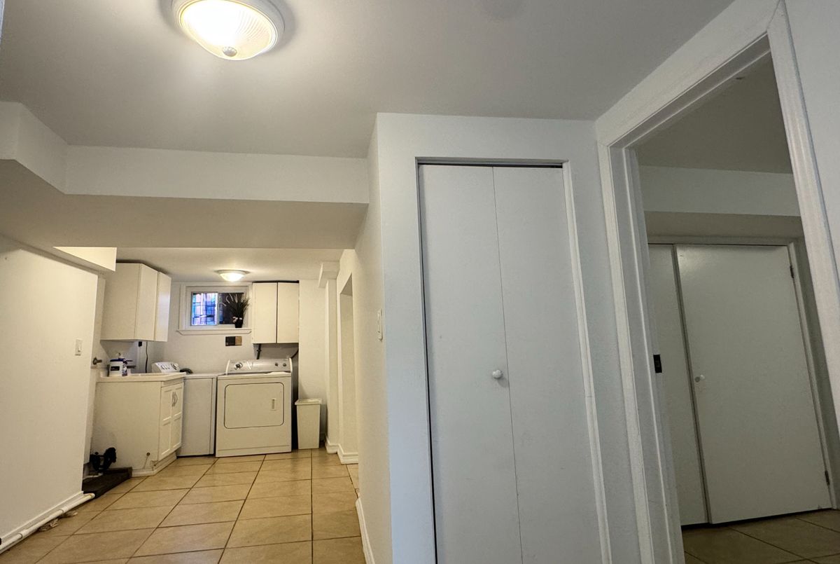 28 Eringate Drive Toronto 28 Eringate Drive Toronto