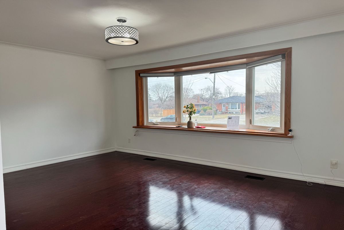 28 Eringate Drive Toronto 28 Eringate Drive Toronto