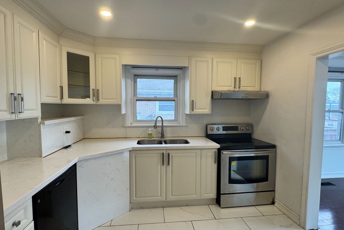 28 Eringate Drive Toronto 28 Eringate Drive Toronto