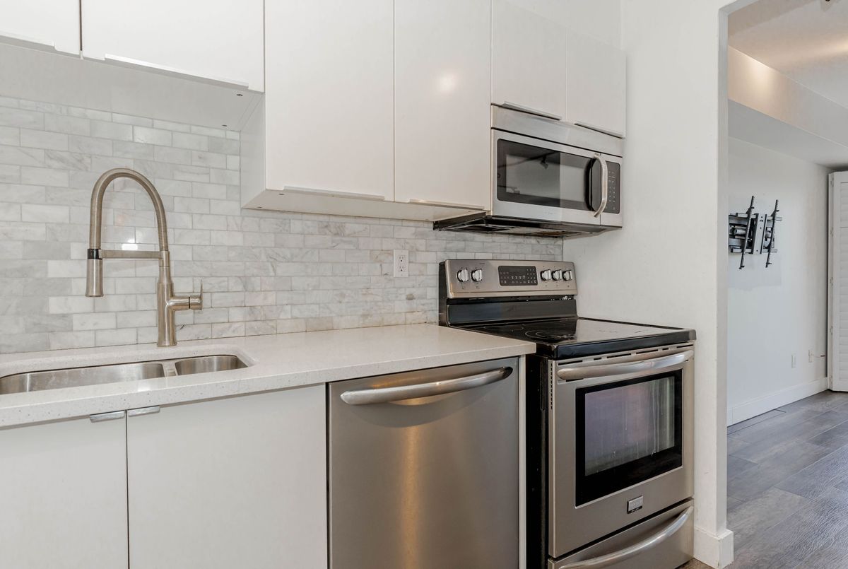 32 Tannery Street Mississauga 32 Tannery Street Mississauga