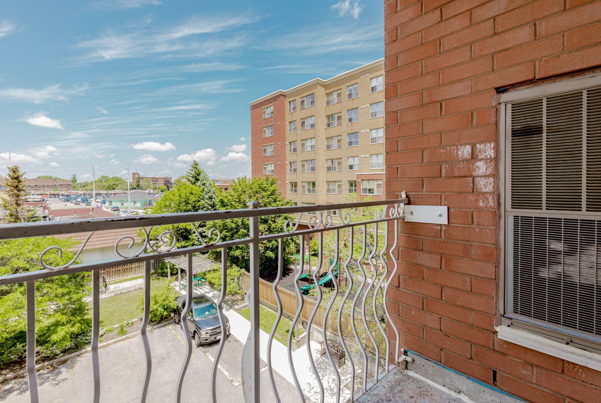 32 Tannery Street Mississauga 32 Tannery Street Mississauga