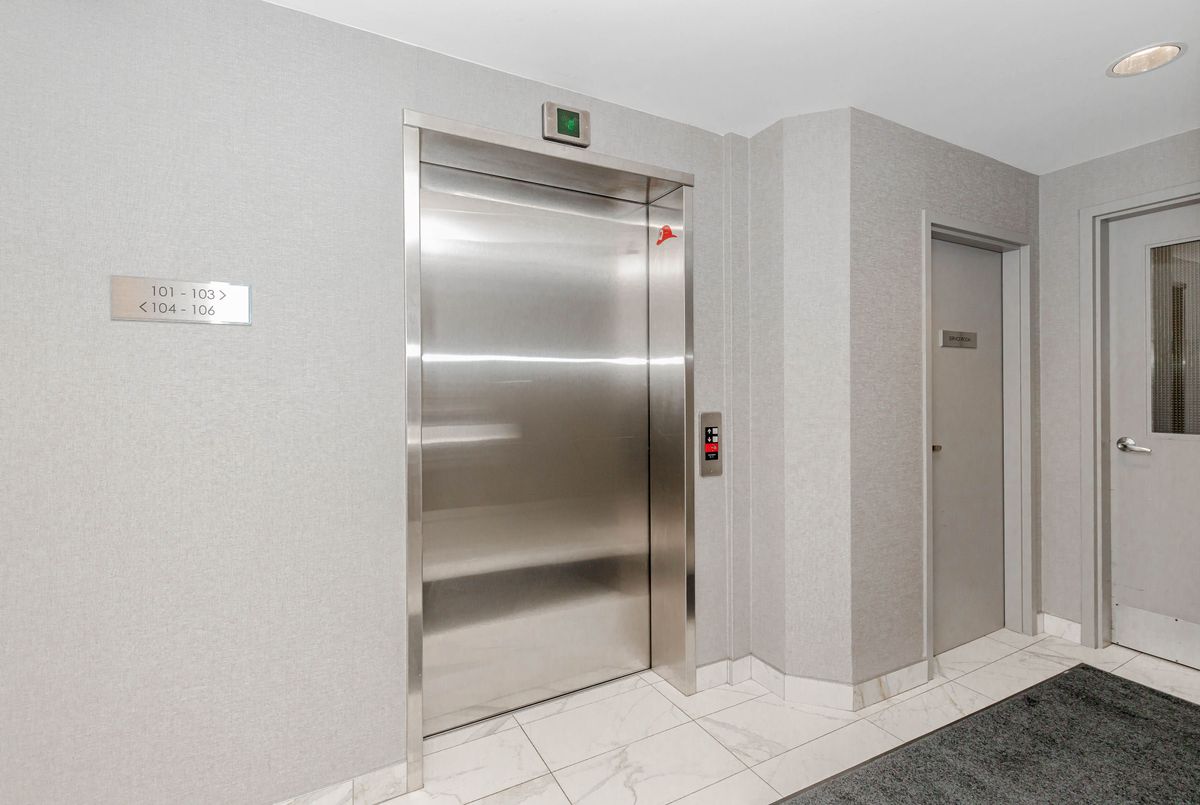 32 Tannery Street Mississauga 32 Tannery Street Mississauga