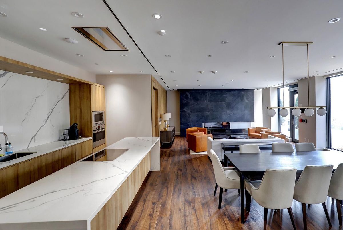 21 Park Street E Mississauga 21 Park Street E Mississauga