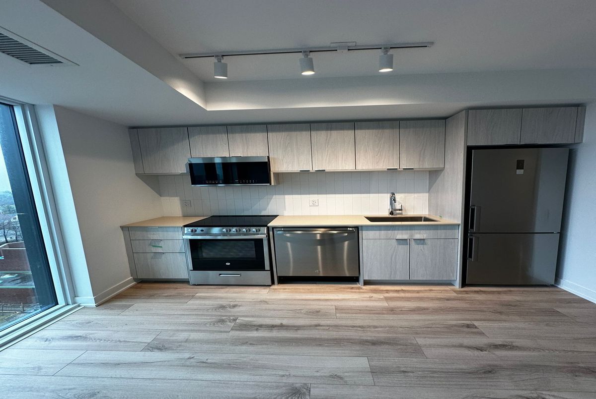 1660 Bloor Street W Toronto 1660 Bloor Street W Toronto